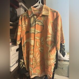 Tommy Bahama 100% Silk Shirt Mens Small Orange Tropical Leaf Hawaiian Camp BtnUp